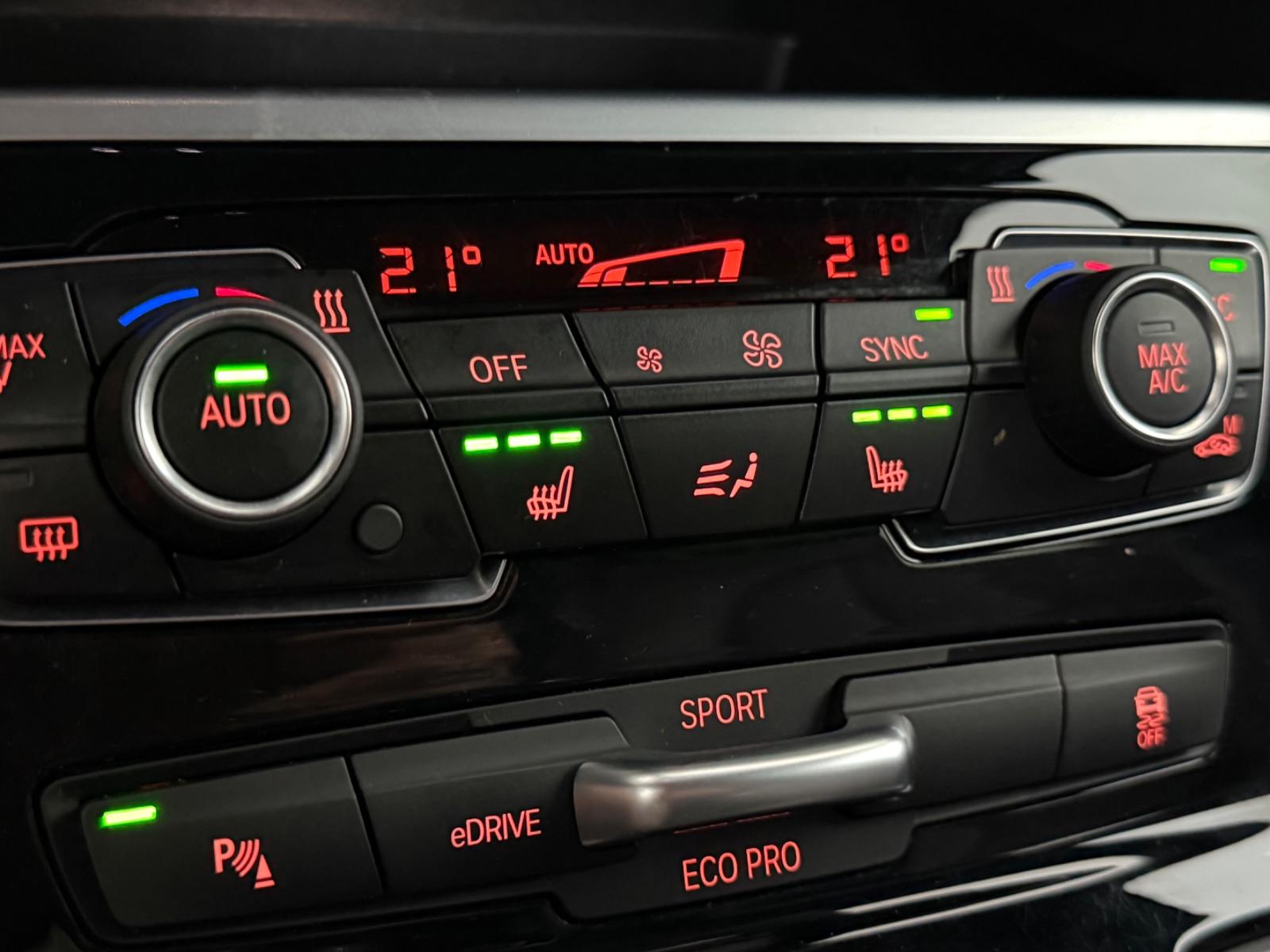 BMW 225 XE*LUXURY*PANO*LEDER*KAM*HARMAN*MEMORY*KEY*