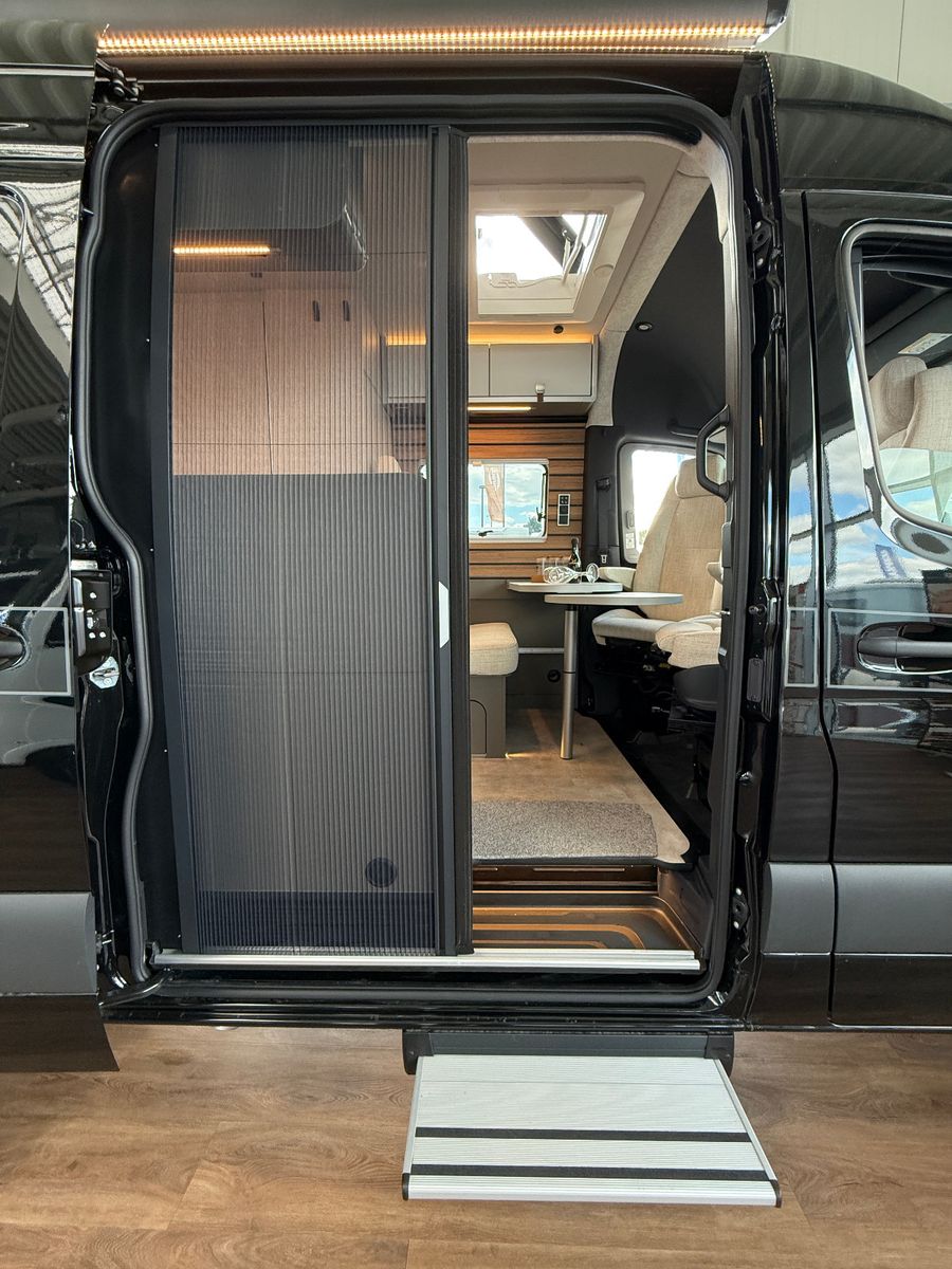 Fahrzeugabbildung HYMER / ERIBA / HYMERCAR Grand Canyon S - MB 600 - 4x4