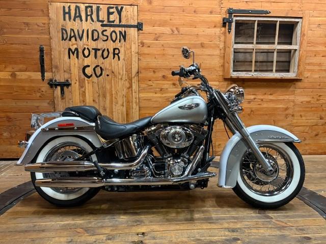 Harley-Davidson Softail Deluxe FLSTN  - 1. Hand