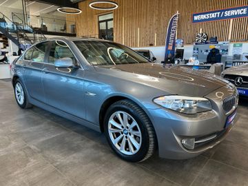 MYAUTOCENTER – Gebraucht- und Jahreswagen mit Werkstattservice in Pfaffenhofen BMW 520 d *BiXenon*Leder Dakota*Navi*PDC