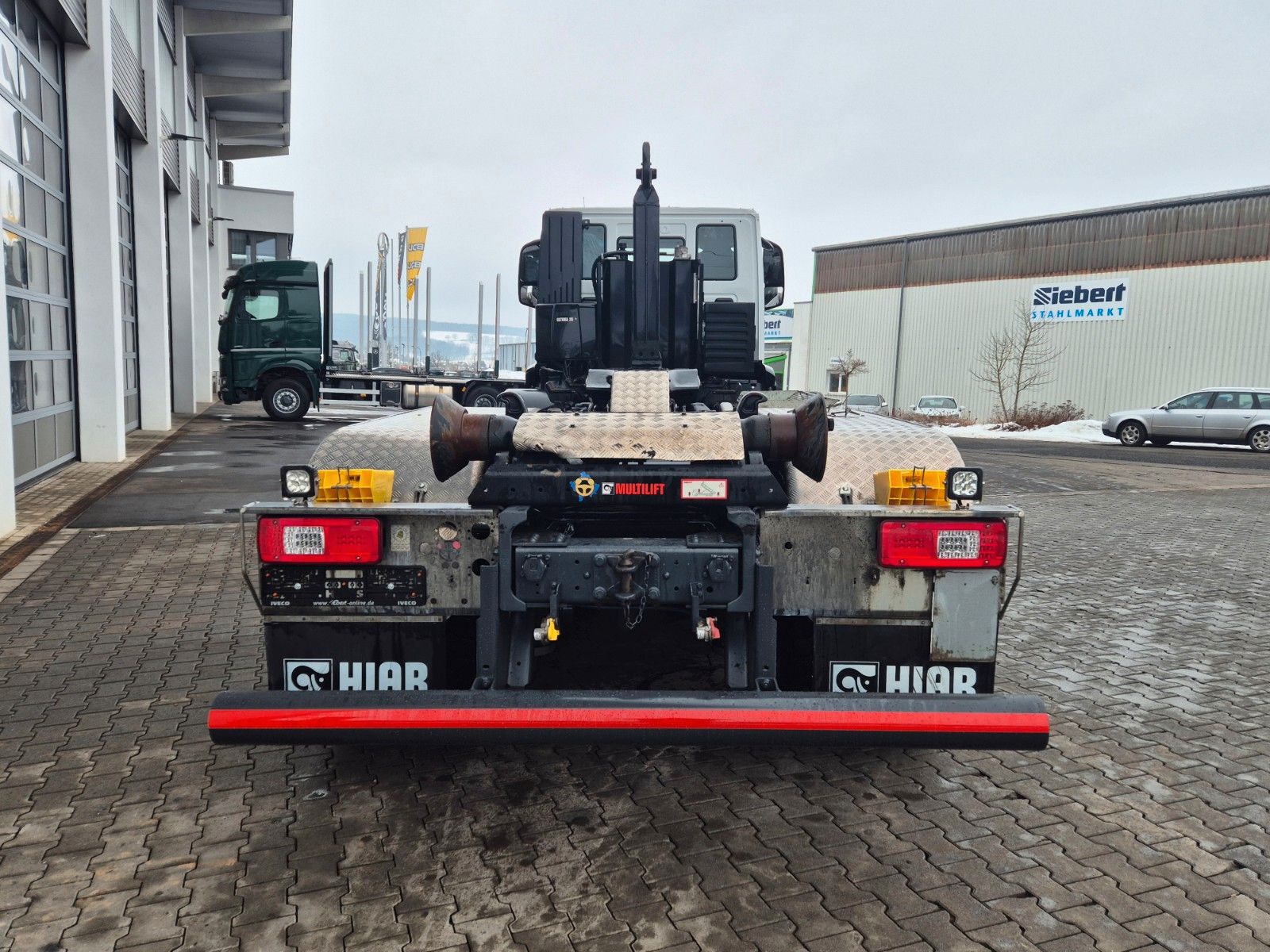 Fahrzeugabbildung Iveco X-Way AD360X48Z/P HR 8x4 HIAB ULT26S59