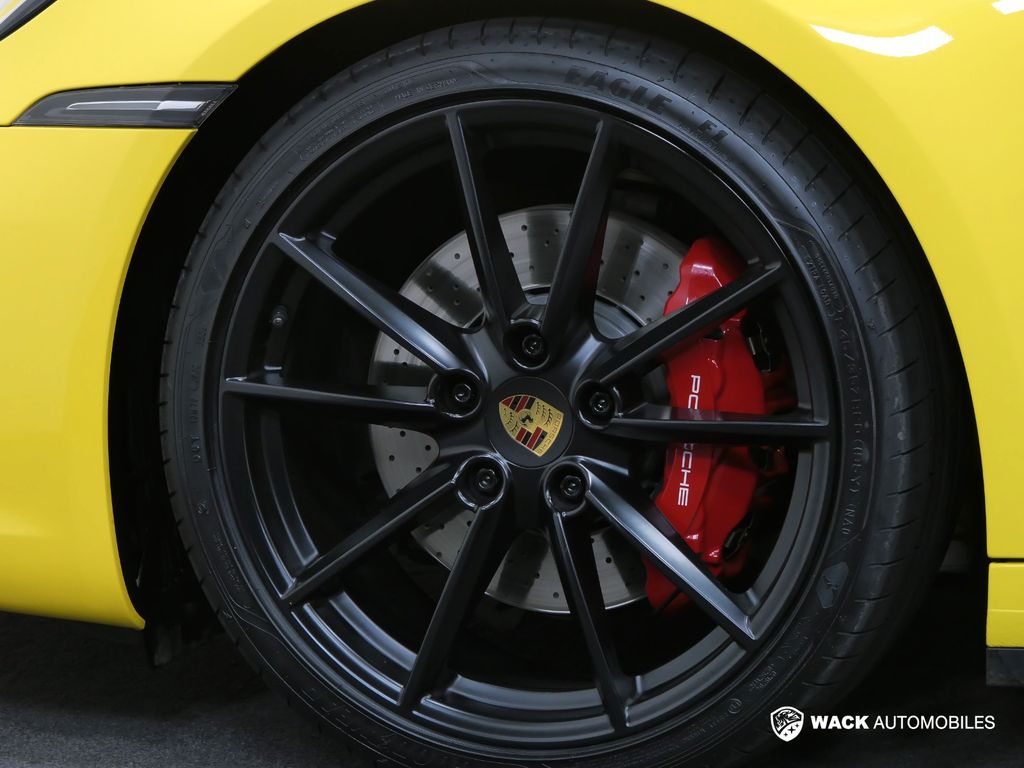 PORSCHE 911 2019