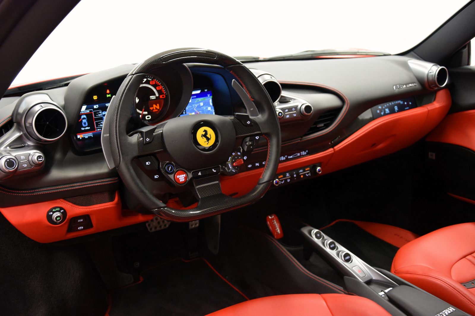 Fahrzeugabbildung Ferrari F8 Coupe Carbon Paket Lift  Leder Rot 1.Hand