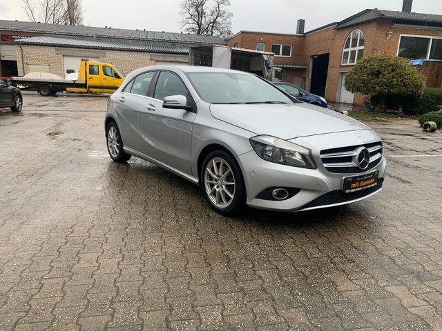 Mercedes-Benz A 180 A -Klasse BlueEfficiency/Navi/PDC/ZHZ