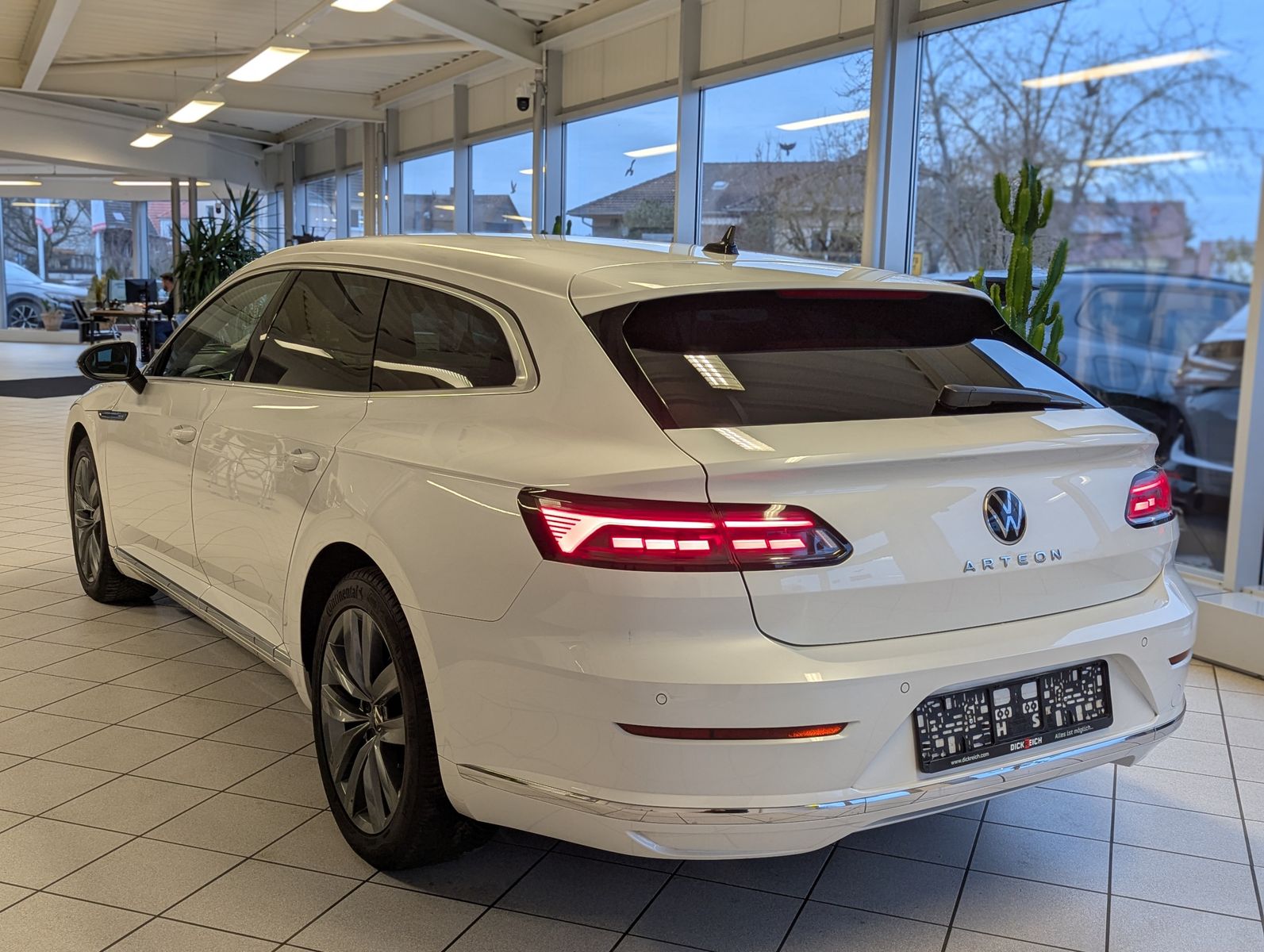 VW Arteon 2.0 TDI DSG SB Virtual LED Kamera AHK 18" - Image 5