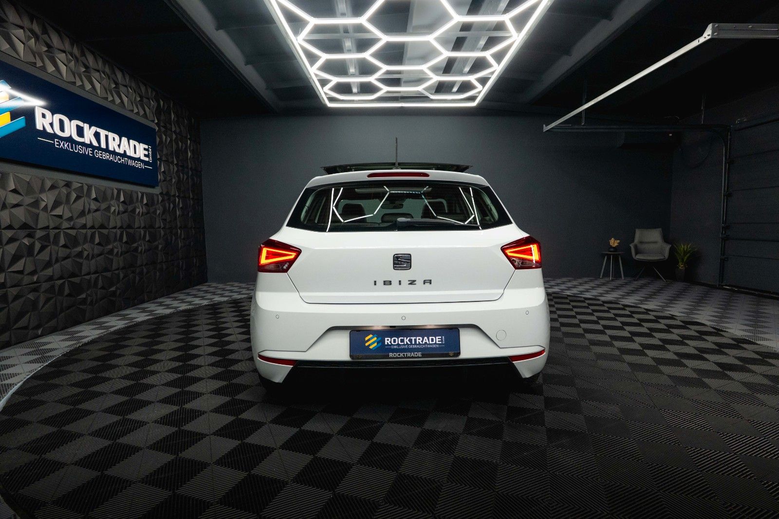 Fahrzeugabbildung SEAT Ibiza Xcellence Sport DSG *LED*Panorama*Kamera*