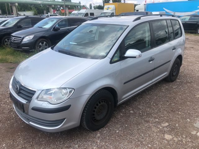 Volkswagen Touran Conceptline 7 sitze