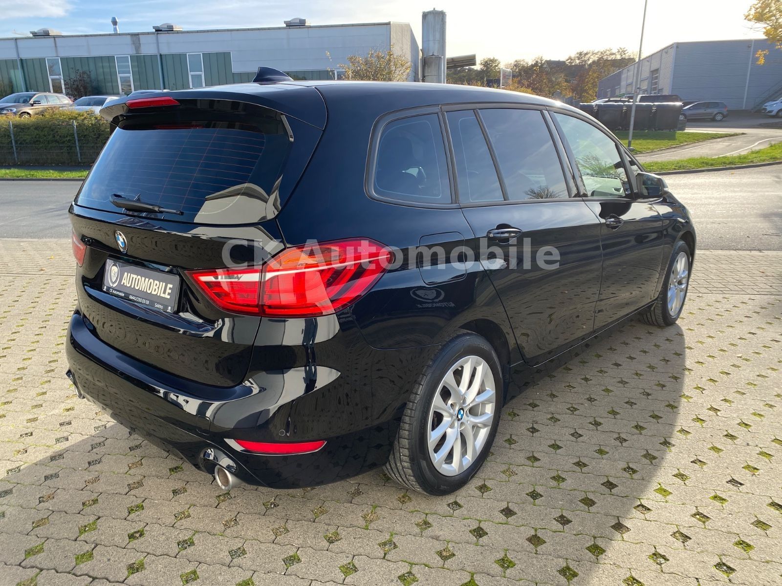 Fahrzeugabbildung BMW 218d Gran Tourer Advantage/Navi/Pano/LED/AHK