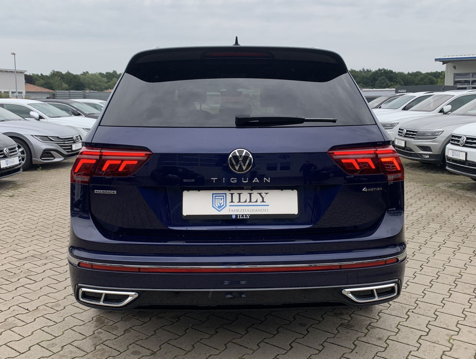 Fahrzeugabbildung Volkswagen Tiguan Allspace 2.0 TDI*R-Line*4Motion*AHK*Leder