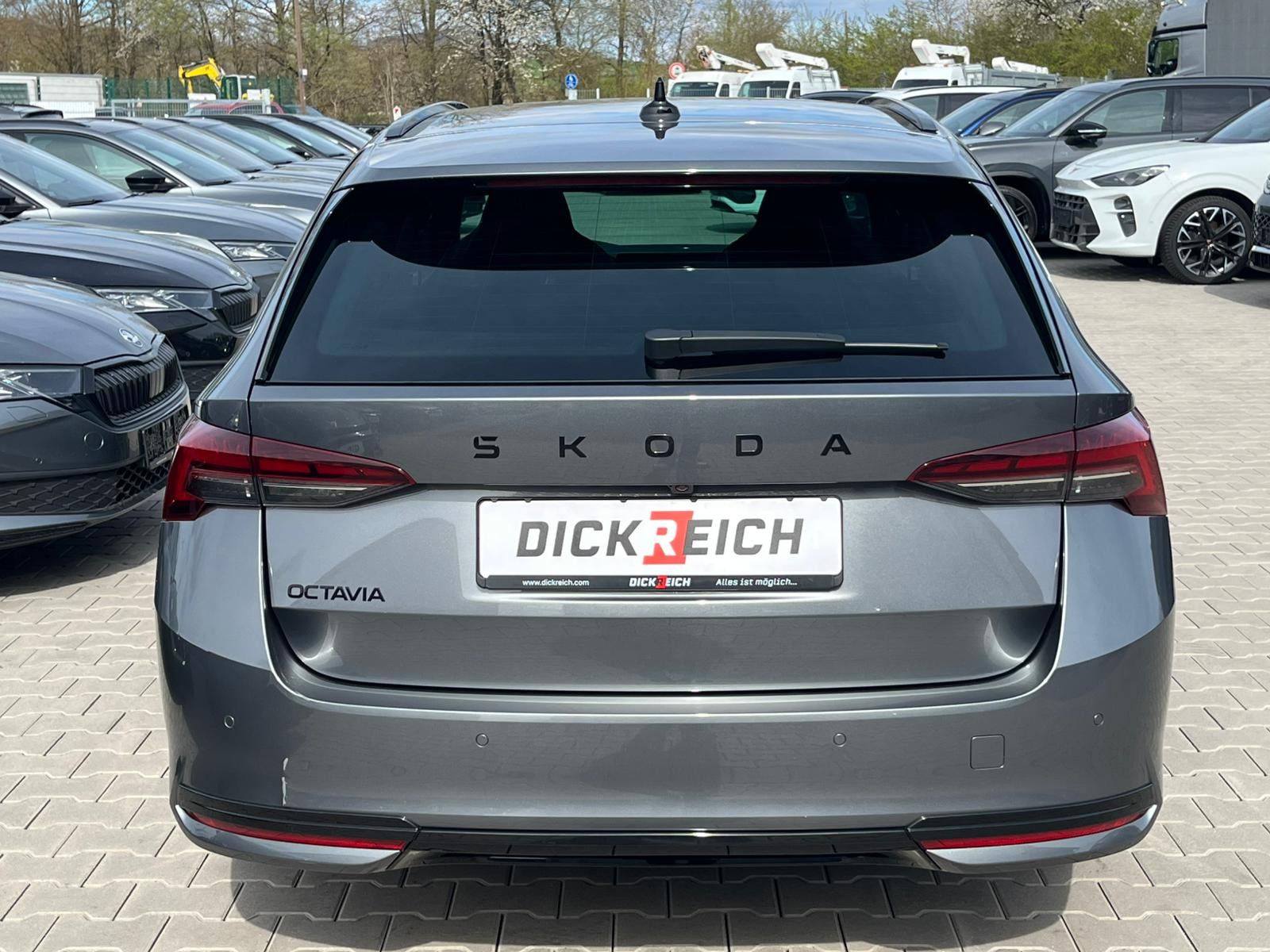 Fahrzeugabbildung SKODA Octavia 2.0 TDI Sportline DSG MATRIX*WINTER*5J.G
