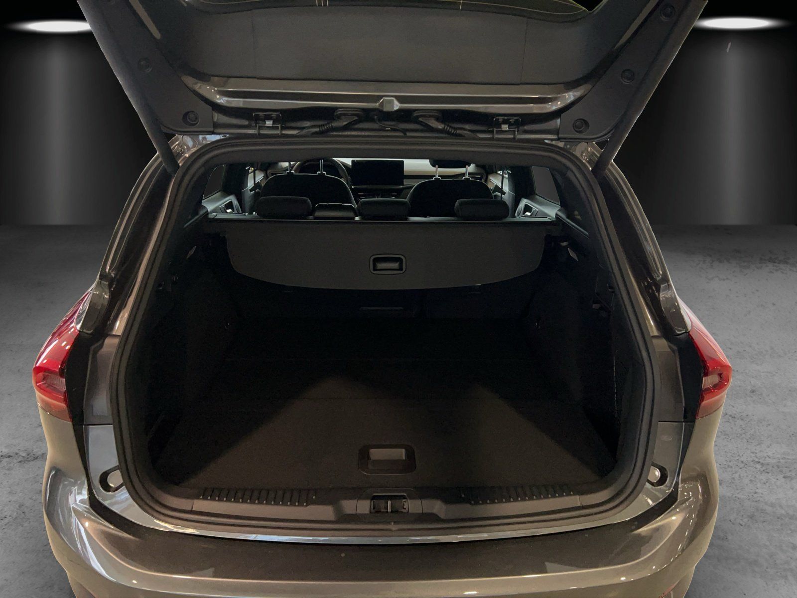 Fahrzeugabbildung Ford Ford Focus Turnier ST-Line X B&O PDC Heck. Elek.