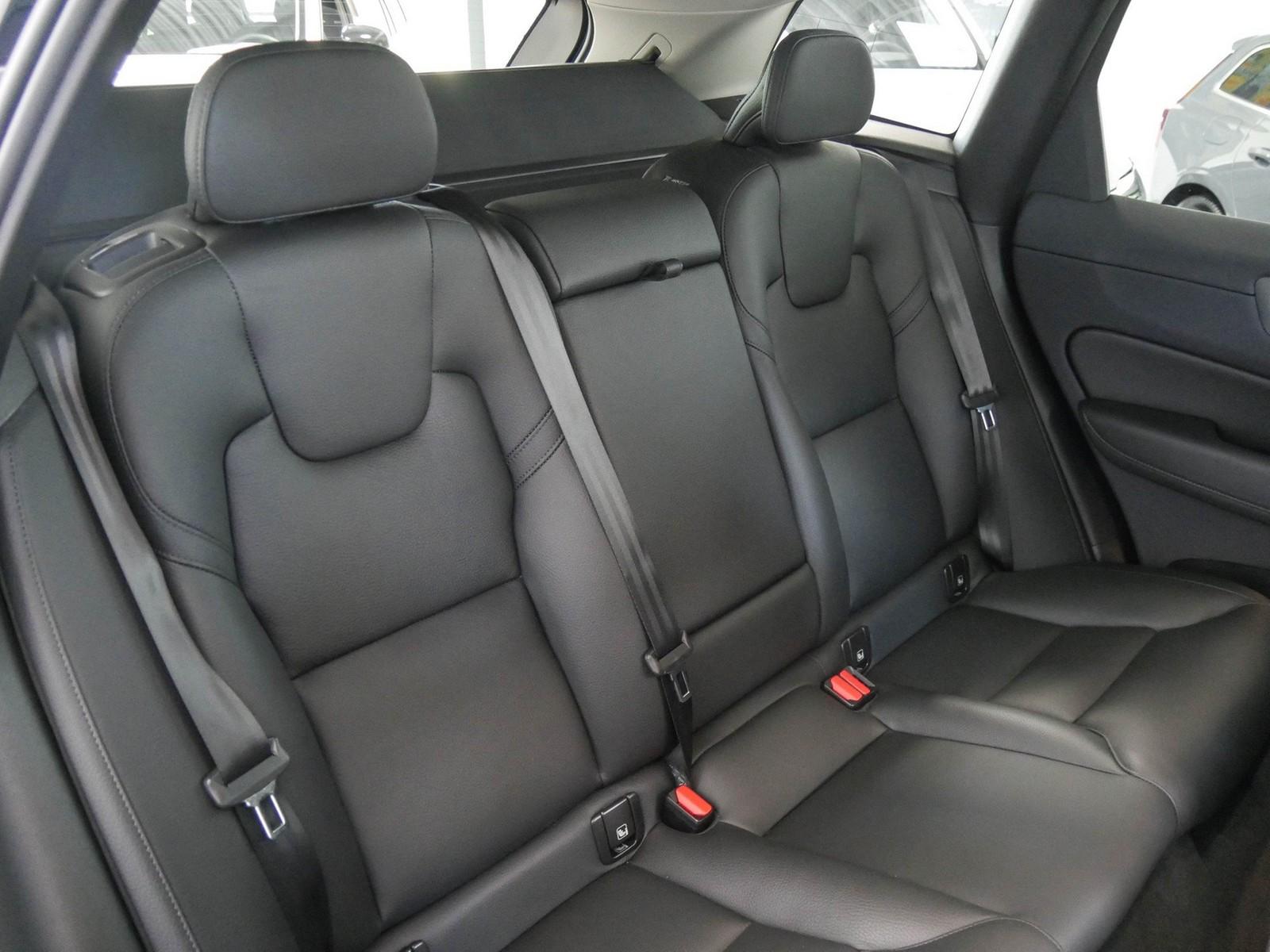 Volvo XC60 T6 AWD Recharge Plus Dark #LED/PDC/RFK/Harm