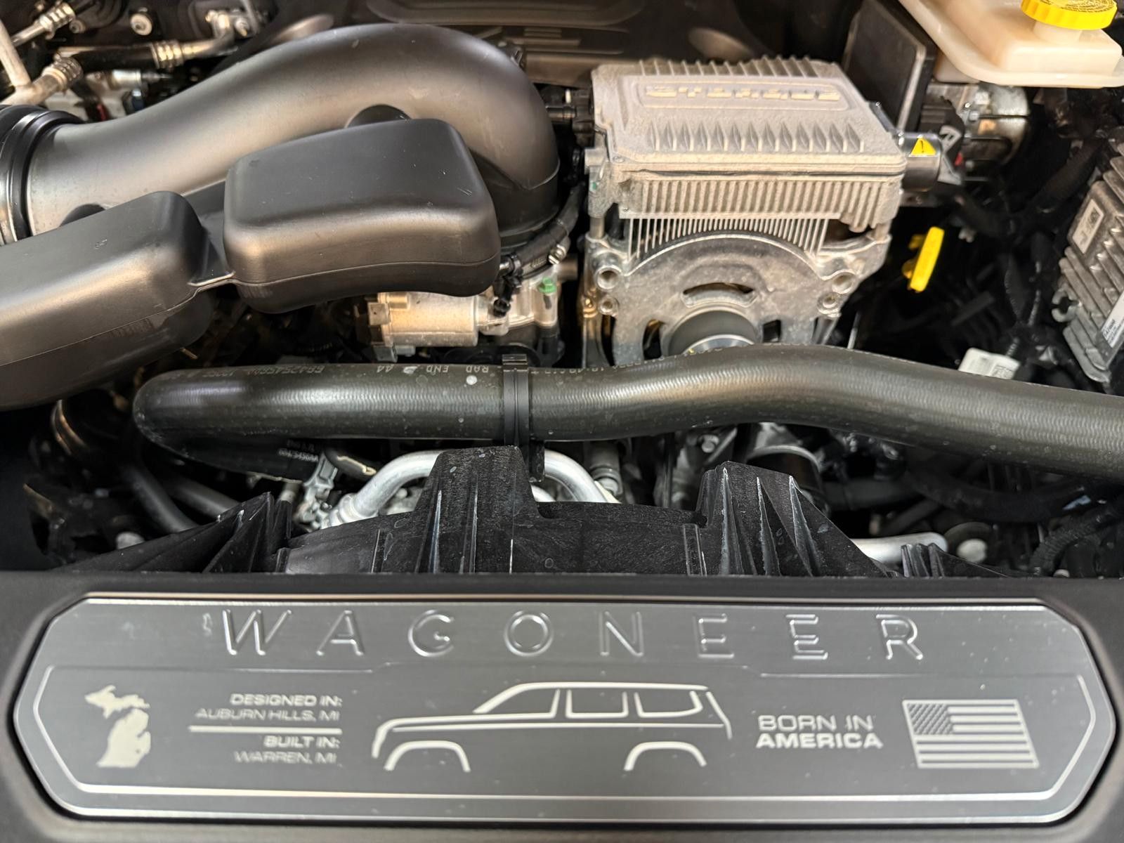 Fahrzeugabbildung Jeep WAGONEER SERIES III 5.7L-LUFTFED.-8 SITZE-LPG