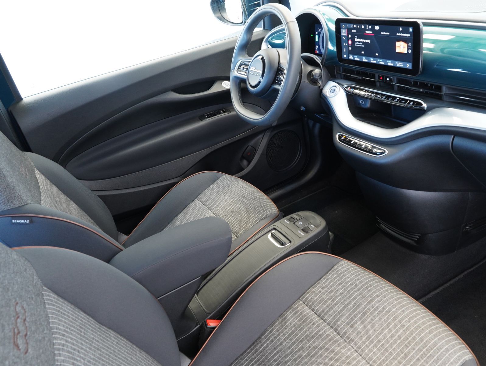 Fahrzeugabbildung Fiat 500e Icon 87KW/42kWh/DC-LADEN/CARPLAY/DAB/SOH