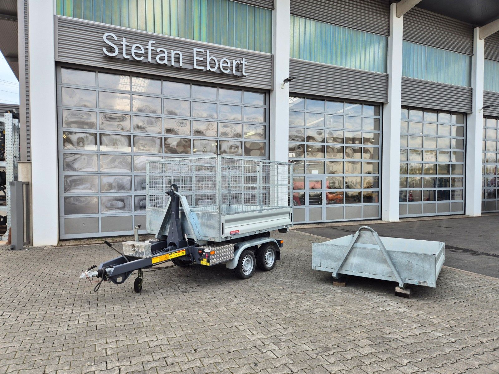 Fahrzeugabbildung Wörmann Abrollkipper Mulde Gitterbox