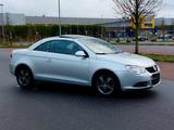 Volkswagen Eos 2.0 FSI Standard - Volkswagen Eos Standard mit Benzin-Antrieb