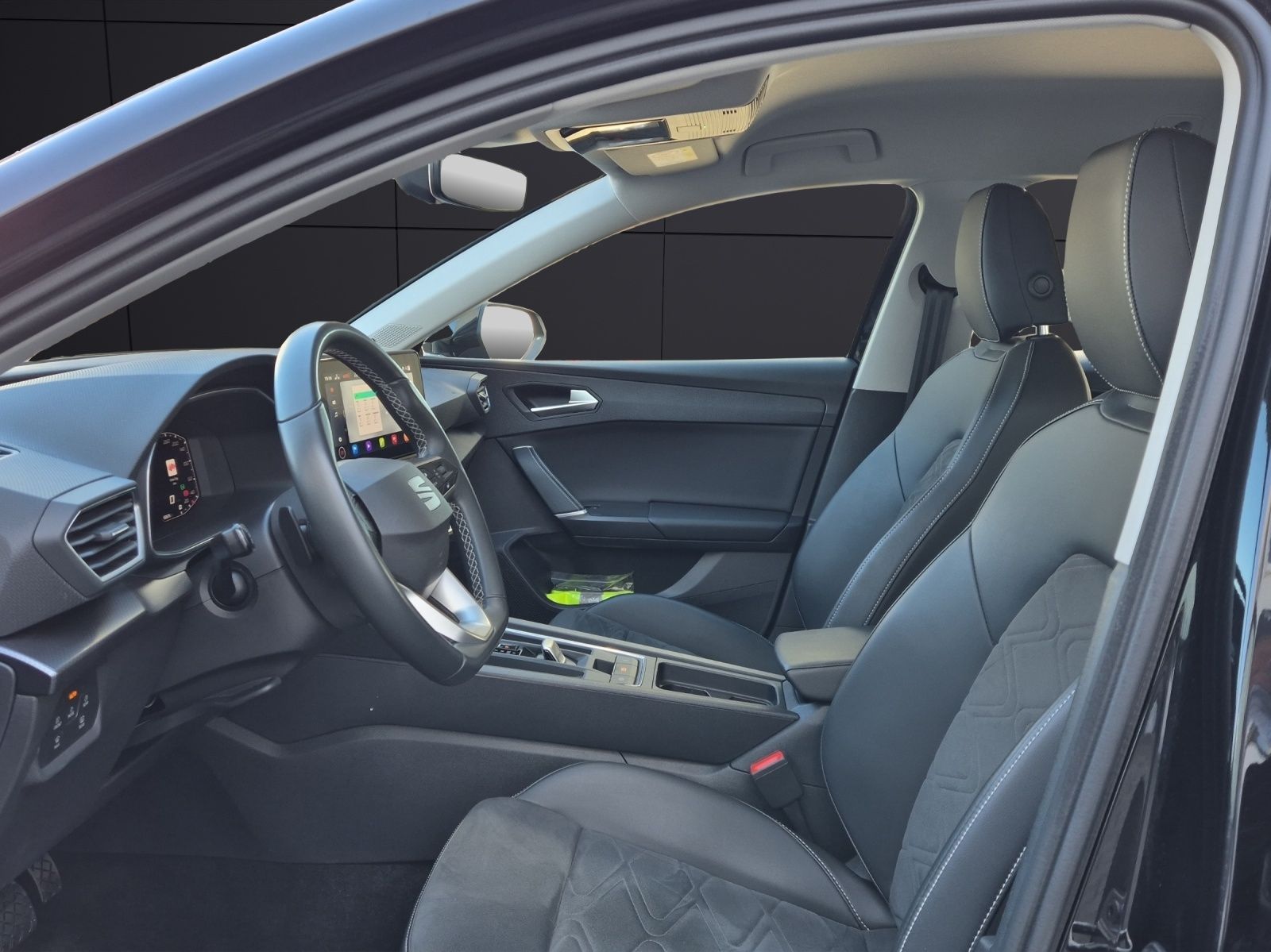 Fahrzeugabbildung SEAT Leon ST TDI Style DSG LED Navi AID beats ACC RFK