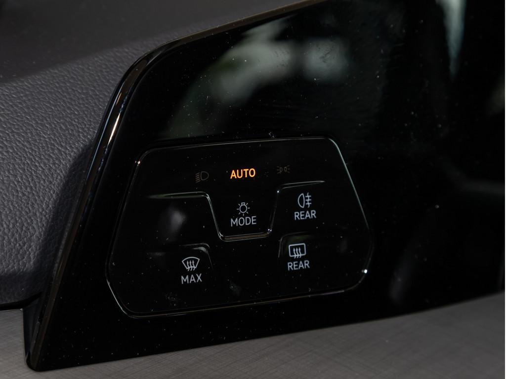 Volkswagen Golf VIII 1.5 l 116 PS 6-Gang **LICHT/KOMFORT**, миниатюра 13