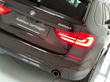 Fahrzeugabbildung BMW 520d xD Sport Line DAB Kamera NaviPro HUD Alarm