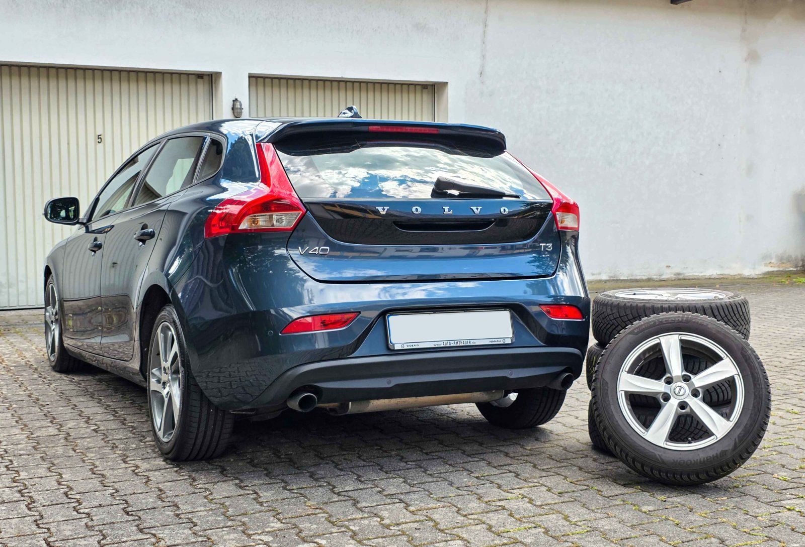 VOLVO V40