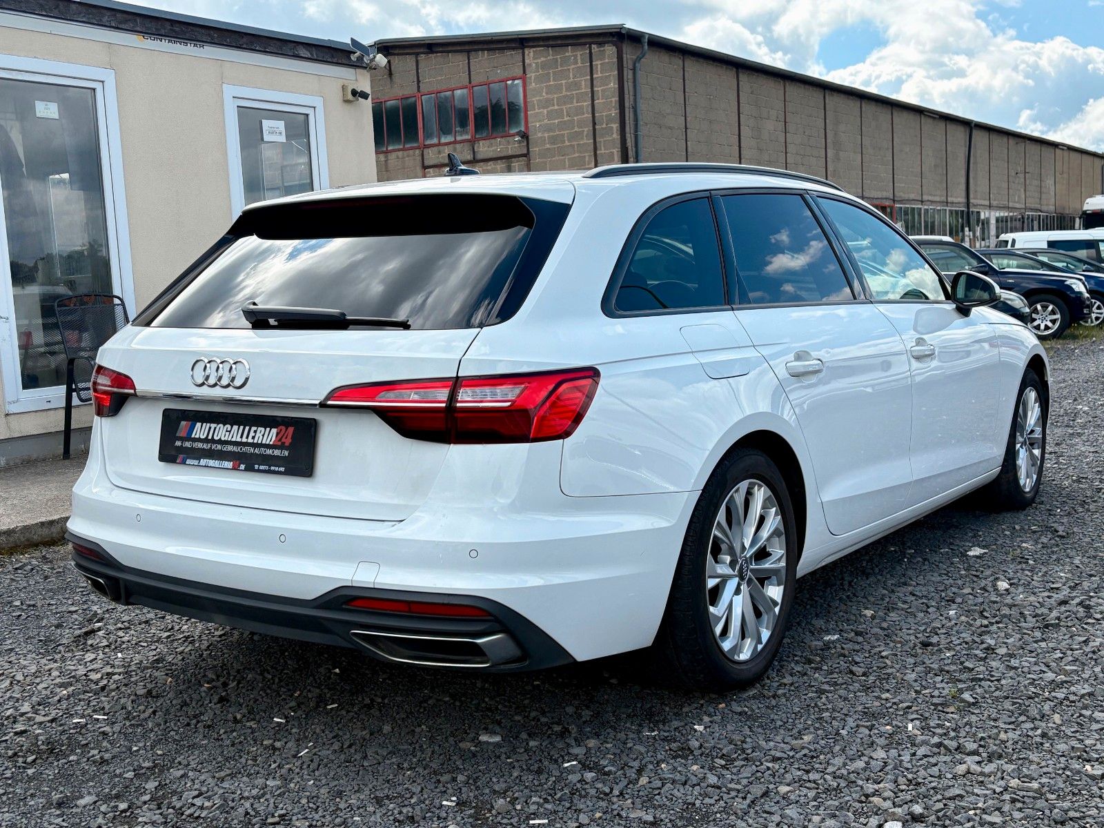 Fahrzeugabbildung Audi A4 Avant 35 TDI basis Navi AHK 1.HAND LED SPORTS