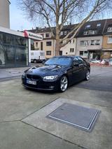 BMW 320i  - BMW 320 aus 2009: Coupe