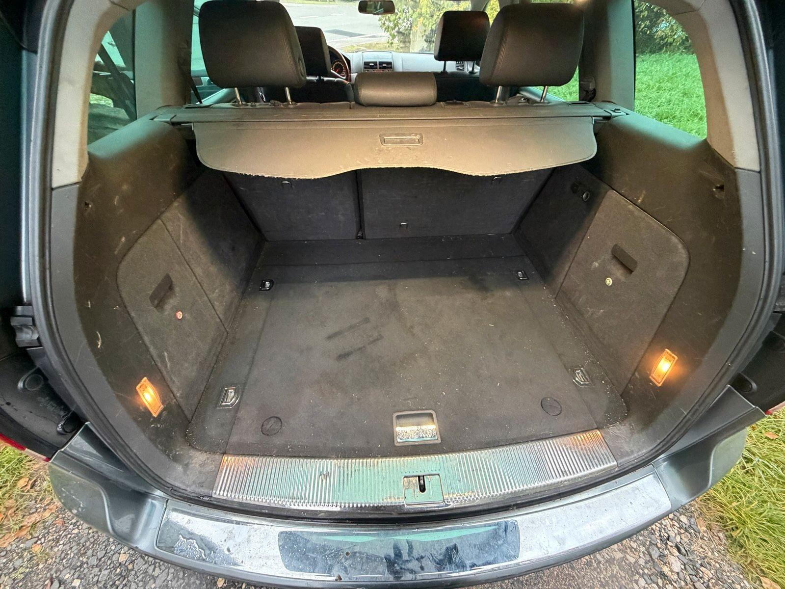 Volkswagen Touareg 2005 — photo 12