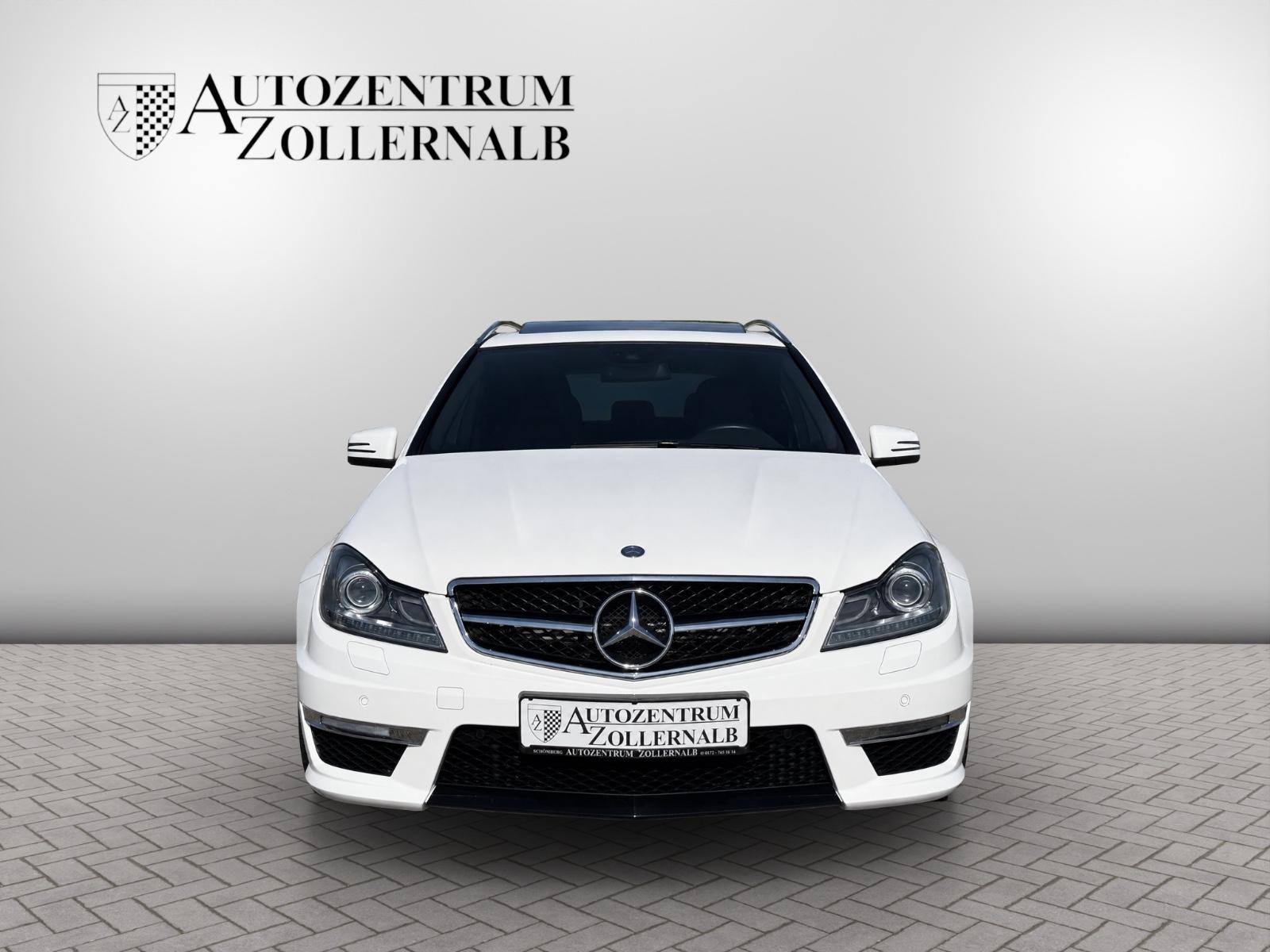 Mercedes C63 AMG Break 6.2 V8 457 ch • Speedshift MCT • Toit ouvrant • GPS • Bi-Xénon • 19"