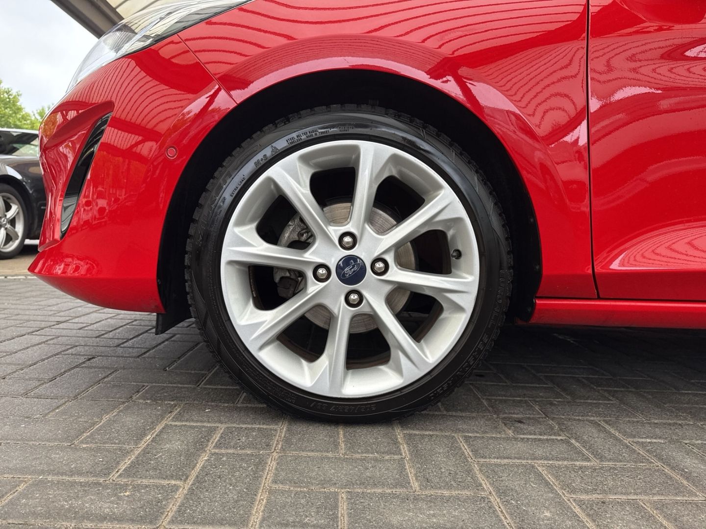 Fahrzeugabbildung Ford Fiesta Titanium 1.0 EcoBoost Kamera LED B&O CD/D