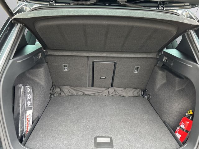 Ateca 1.5 TSI DSG *PANO+AHK+NAVI+BEATS+KESSY+ACC