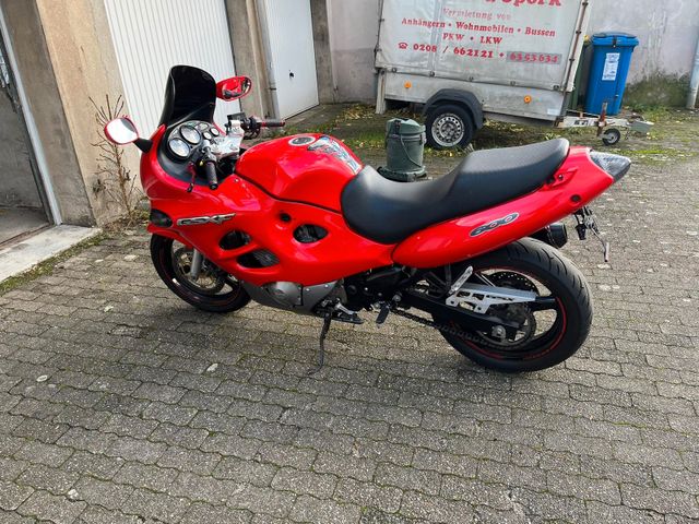 Suzuki Gsx 600 f