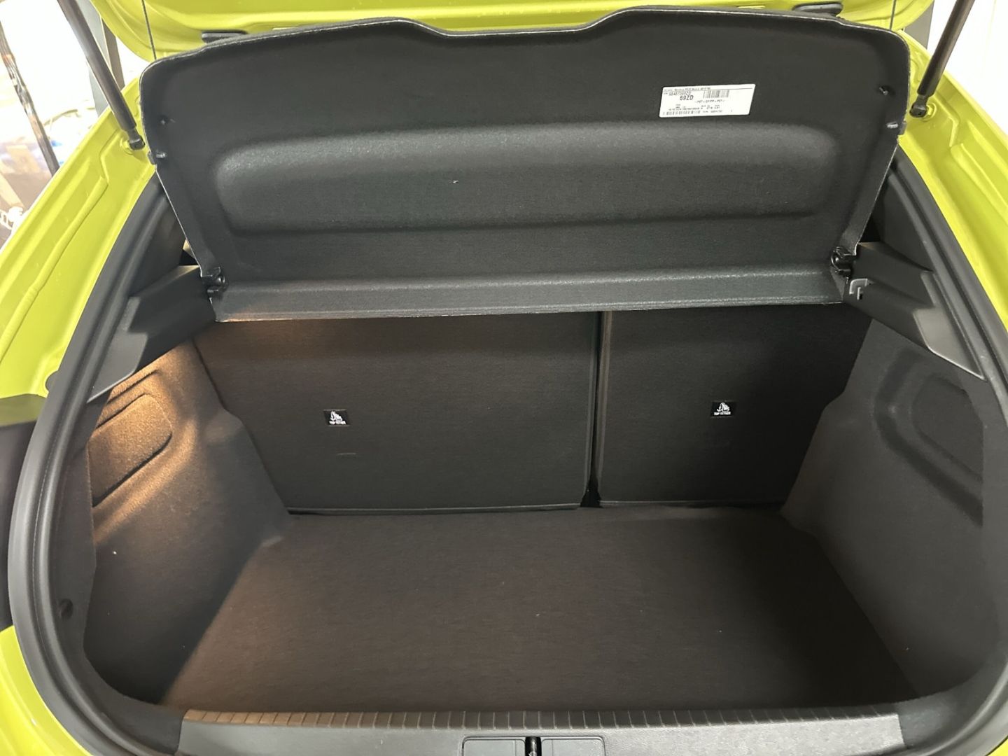 Fahrzeugabbildung Peugeot 208 Allure 1.2 PureTech 100 Navi 360 Kamera