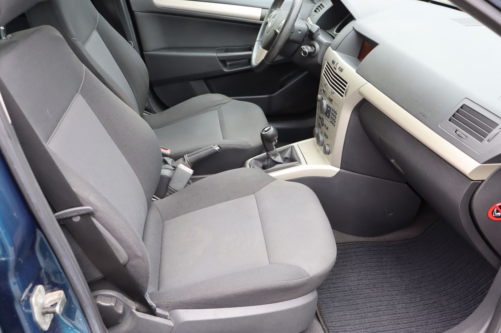 Fahrzeugabbildung Opel Astra 1.4i TWINPORT Edition * Klima * HU/AU neu
