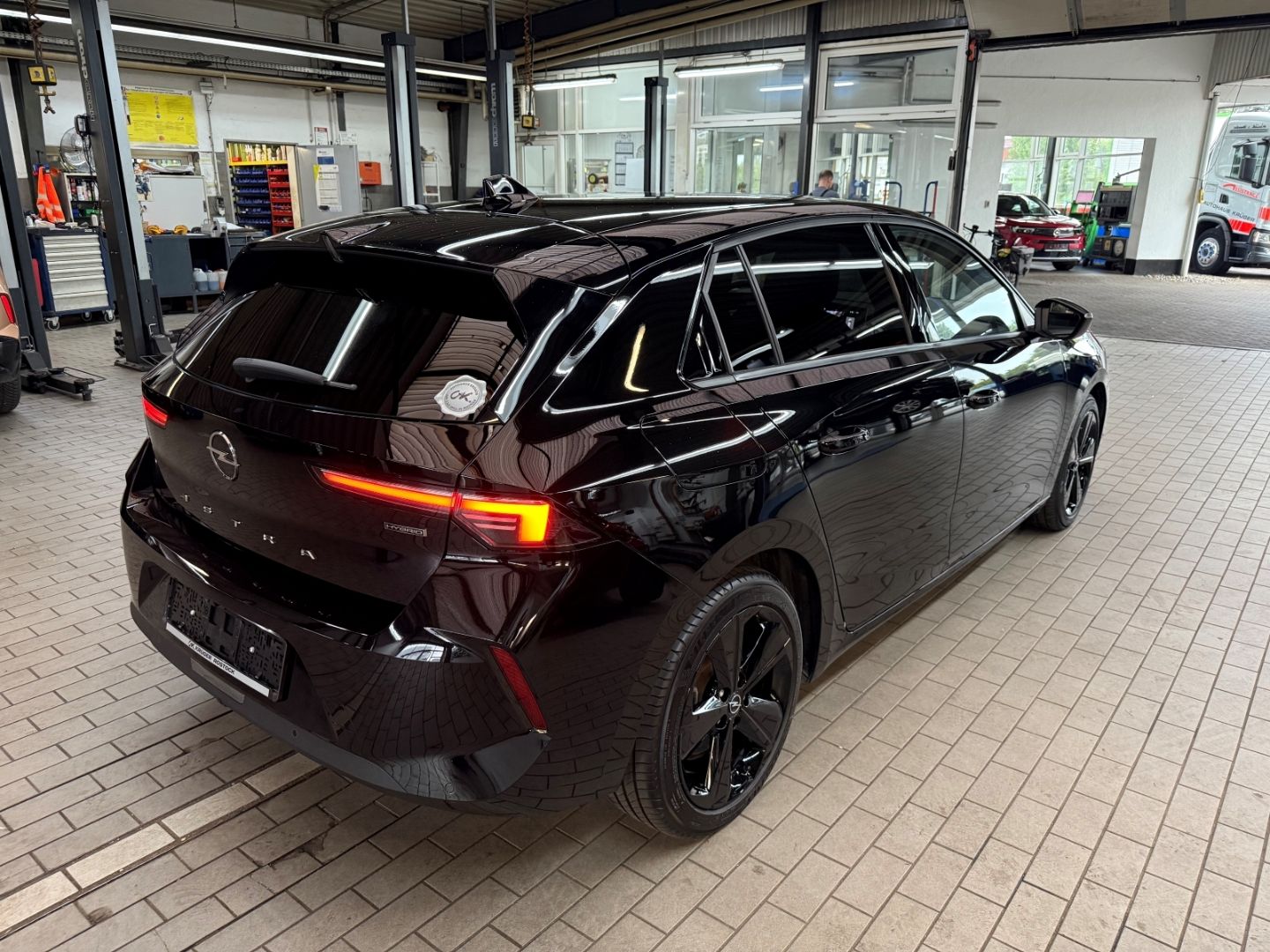 Fahrzeugabbildung Opel Astra 1.6 Turbo Edition Plug-in-Hybrid