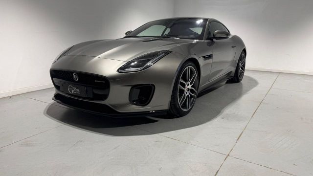 Jaguar JAGUAR F-Type Coupe 2.0 i4 R-Dynamic rwd 300cv a