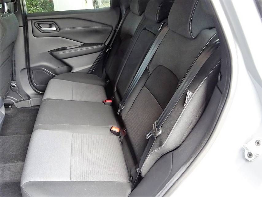 Fahrzeugabbildung Nissan Qashqai 1,3 DIG-T MHEV N-Connecta Winterpaket