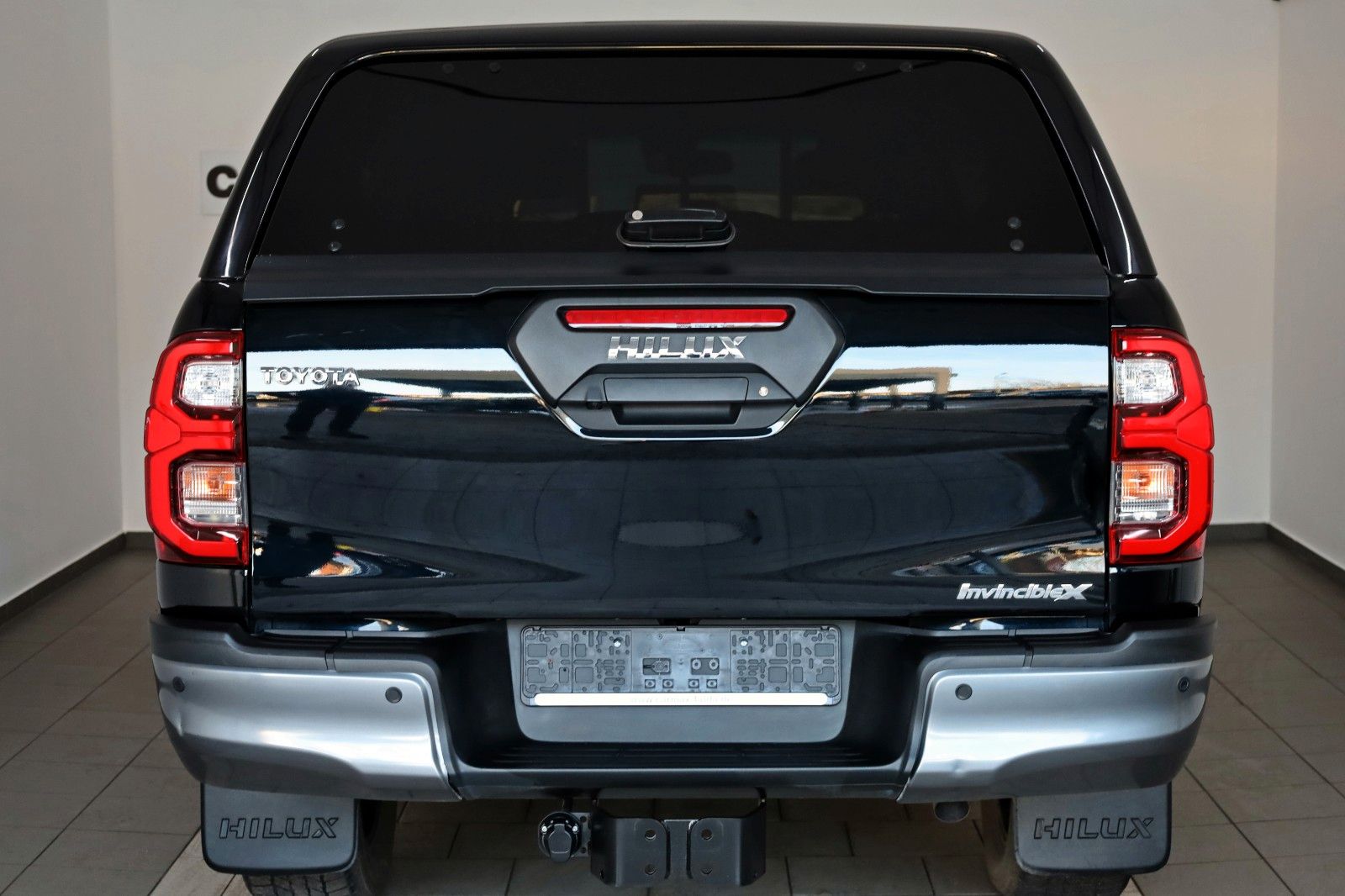 Fahrzeugabbildung Toyota Hilux 2.8 D-4D Invincible,HardTop,Rechtslenker !