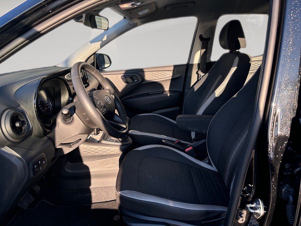 Fahrzeugabbildung Hyundai i10 1.2i 84PS A/T Trend Komfortpaket, Navipaket