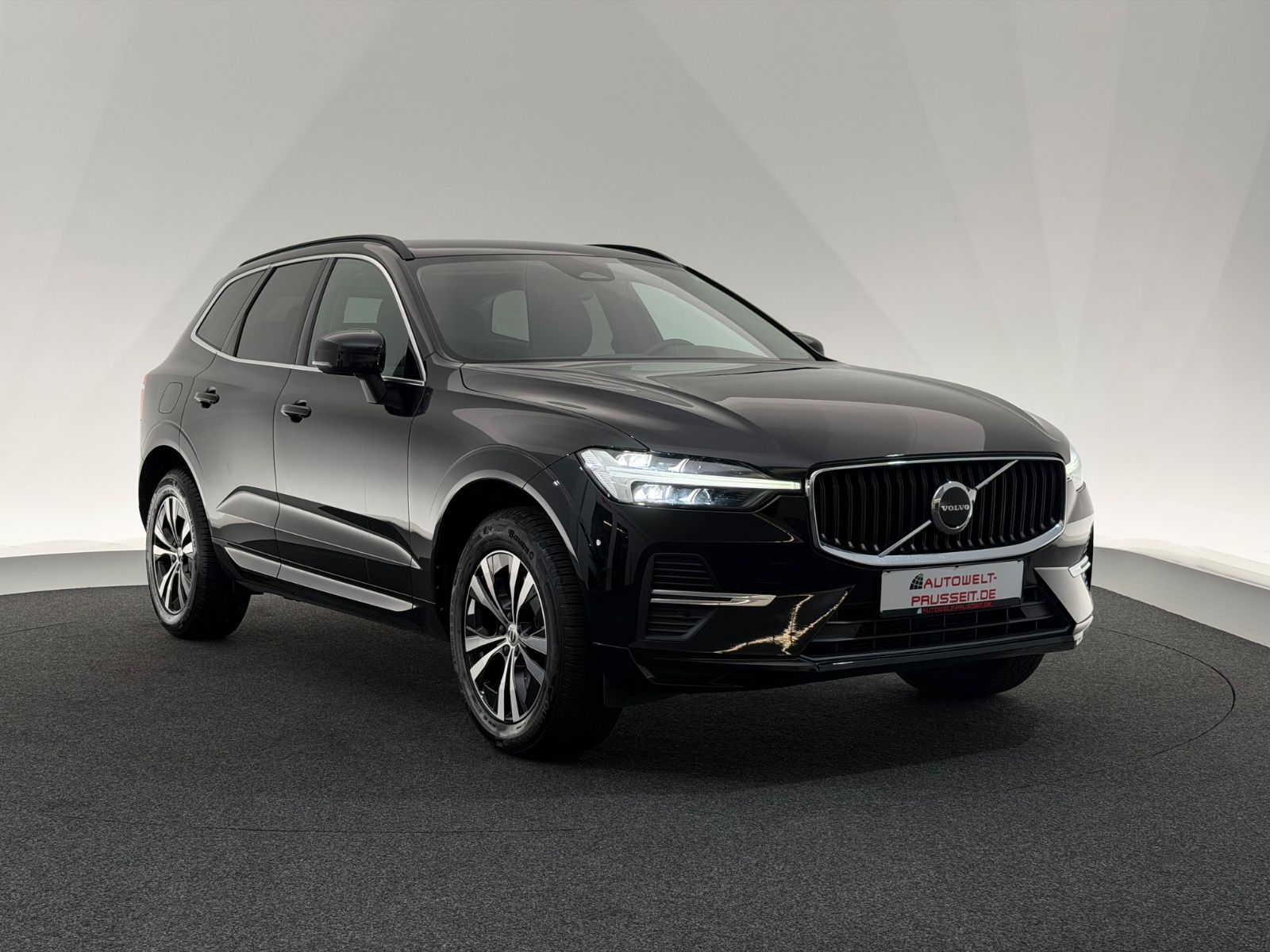 Gebrauchtwagen Volvo XC60 XC60 B4 2WD*MOMENTUM PRO*LED-ACC-RFK-LHZ-HARMAN in Horb am Neckar