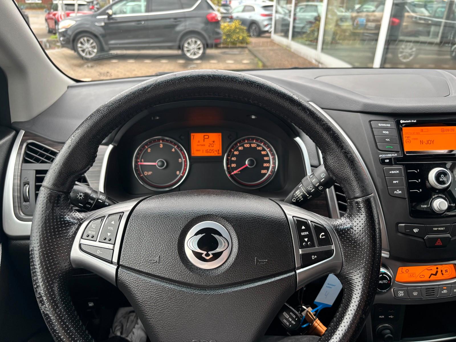 SsangYong Korando 2014 — photo 26