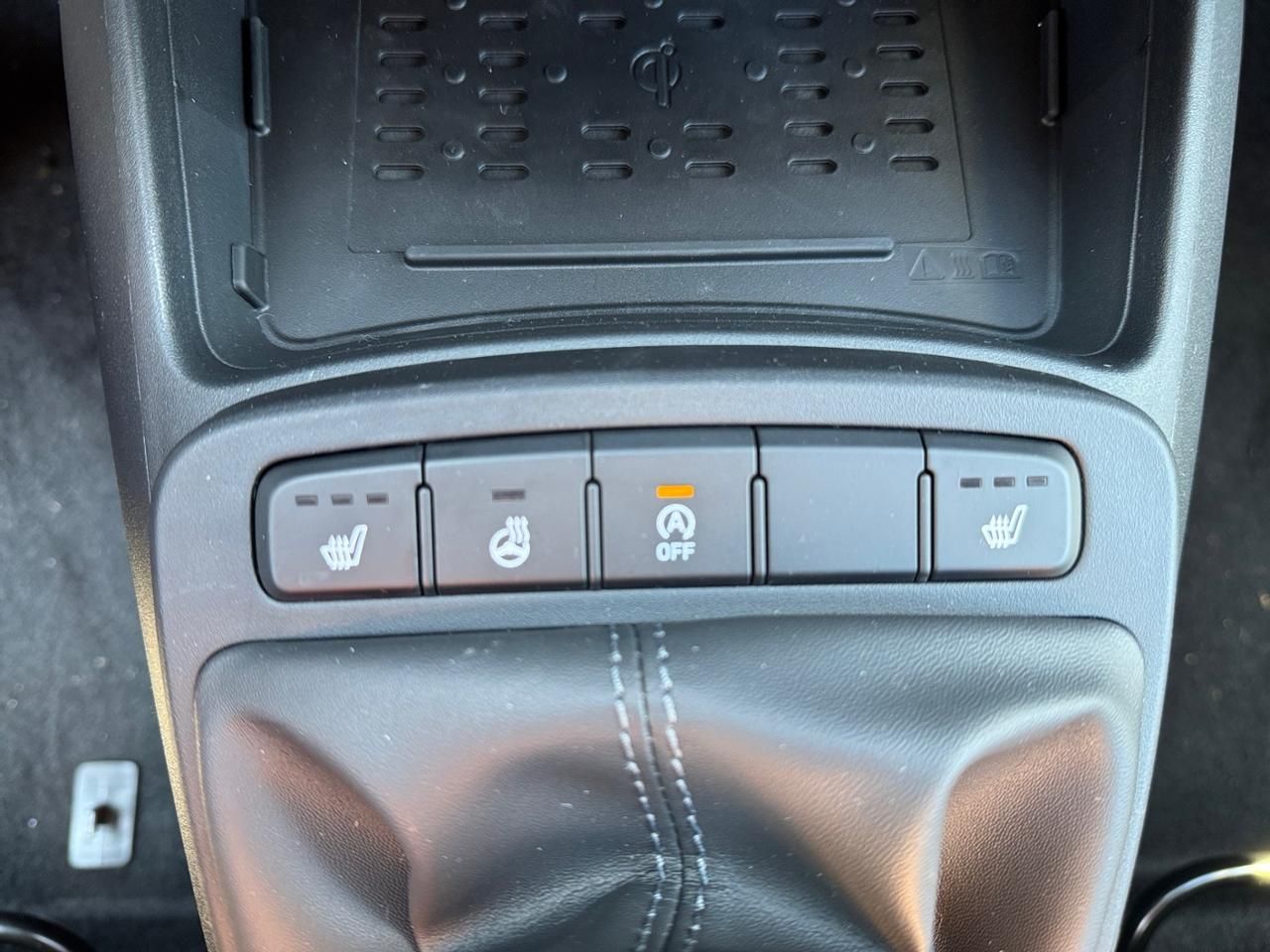 Fahrzeugabbildung Hyundai i10 TREND Fernlichtass. Kam. KlimaA LM Navi PDC
