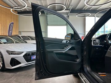 MYAUTOCENTER – Gebraucht- und Jahreswagen mit Werkstattservice in Pfaffenhofen BMW X7 *PANO(SKYLOUNGE)*HEADUP*6SITZER*5-ZONEN*VOLL*