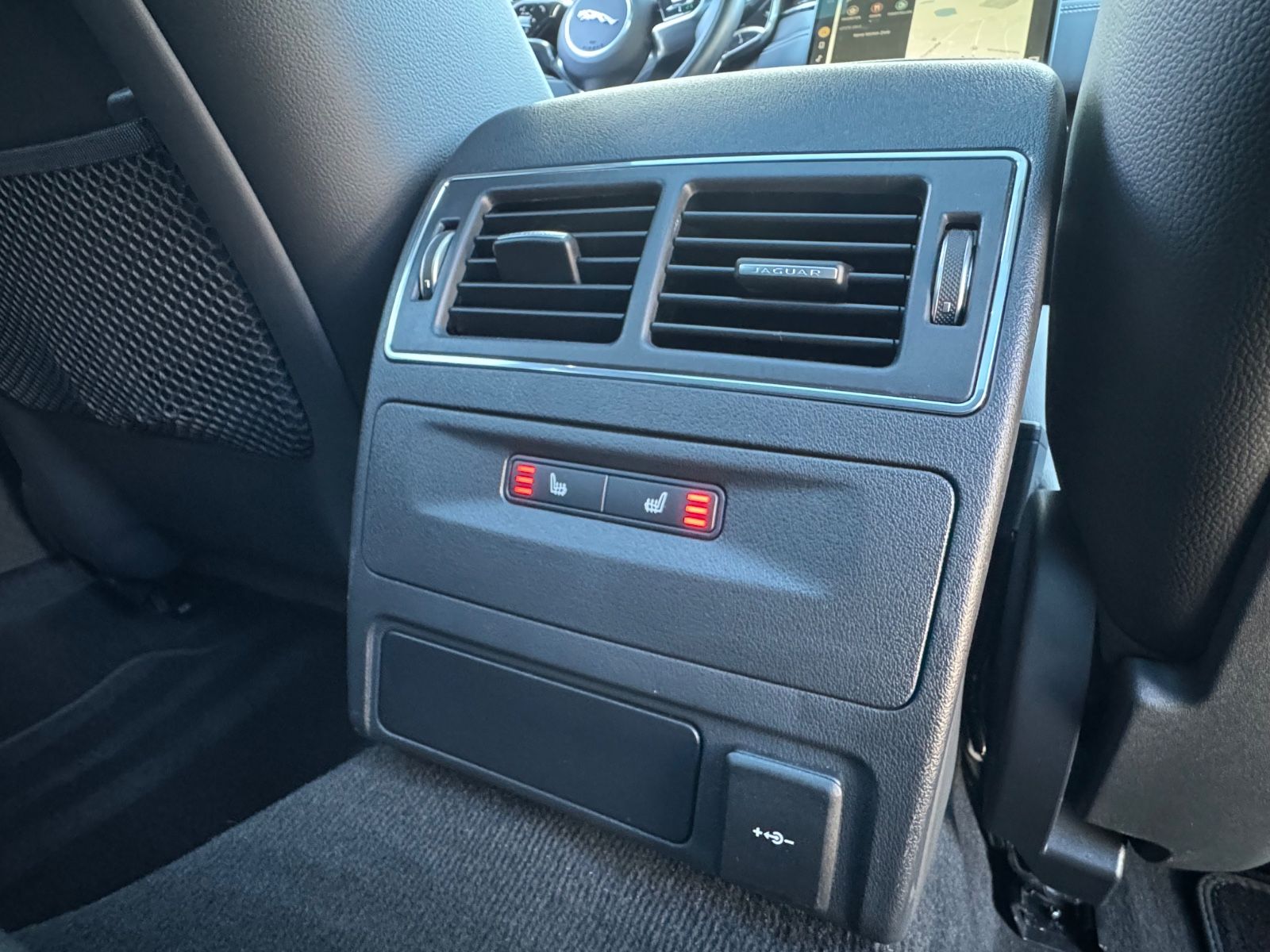 Fahrzeugabbildung Jaguar XF Sportbrake R-Dynamic SE AWD/PANO/KAM/MERIDIAN