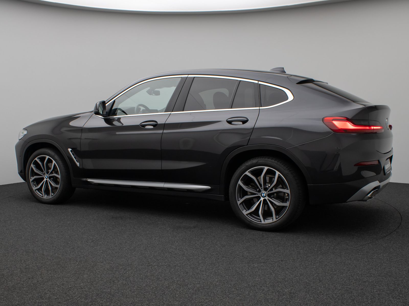 Fahrzeugabbildung BMW X4 xD20d Kamera DAB Lenkrhzg AHK Sport 20Zoll