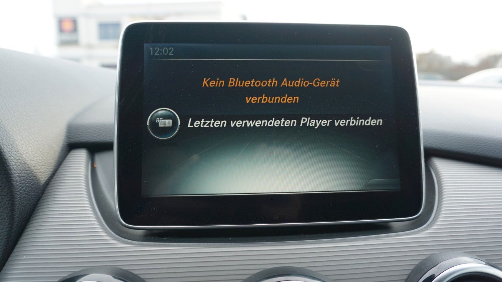 Fahrzeugabbildung Mercedes-Benz B 180 Navi,LED,Park Assist,SH,PDC,SR+WR