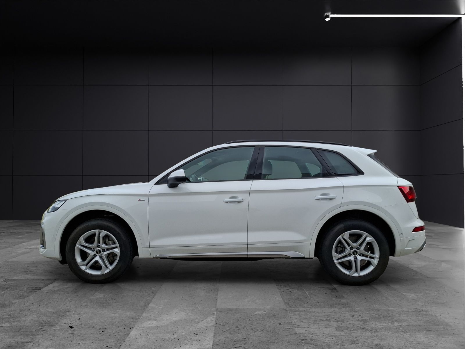 Fahrzeugabbildung Audi Q5 40 TDI quattro S-line S-tronic STH Matrix AHK