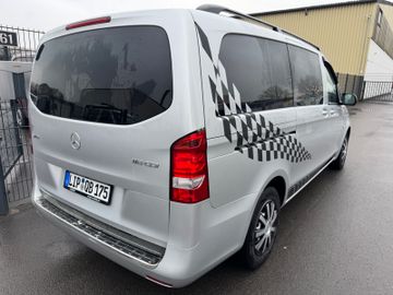 Mercedes V 220 - 9