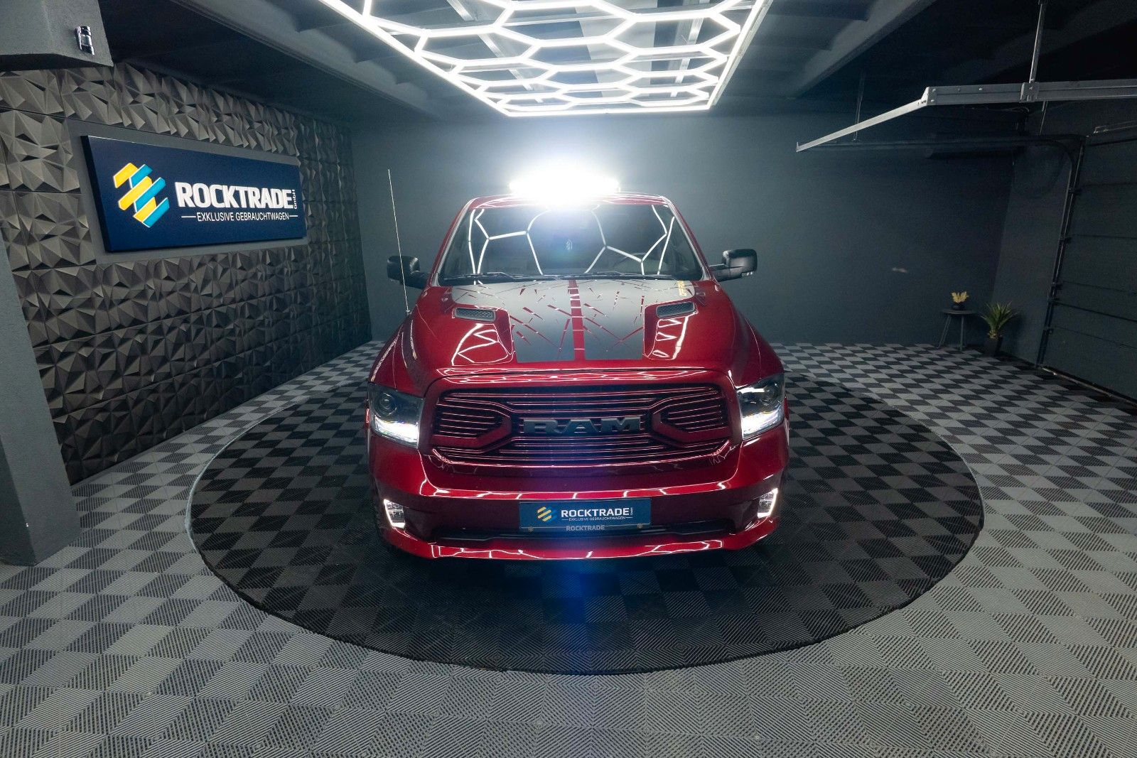 Fahrzeugabbildung Dodge RAM 5.7 V8 HEMI 4x4 OFFROAD Night-Paket *LED*AHK
