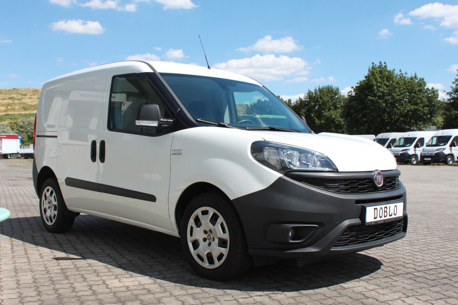 Fahrzeugabbildung Fiat Doblò SX Klima/Navi/Sitzheizung