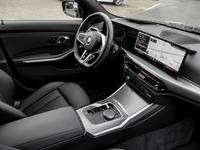 BMW 320i M SPORT+AHK+PANO+SHZ+